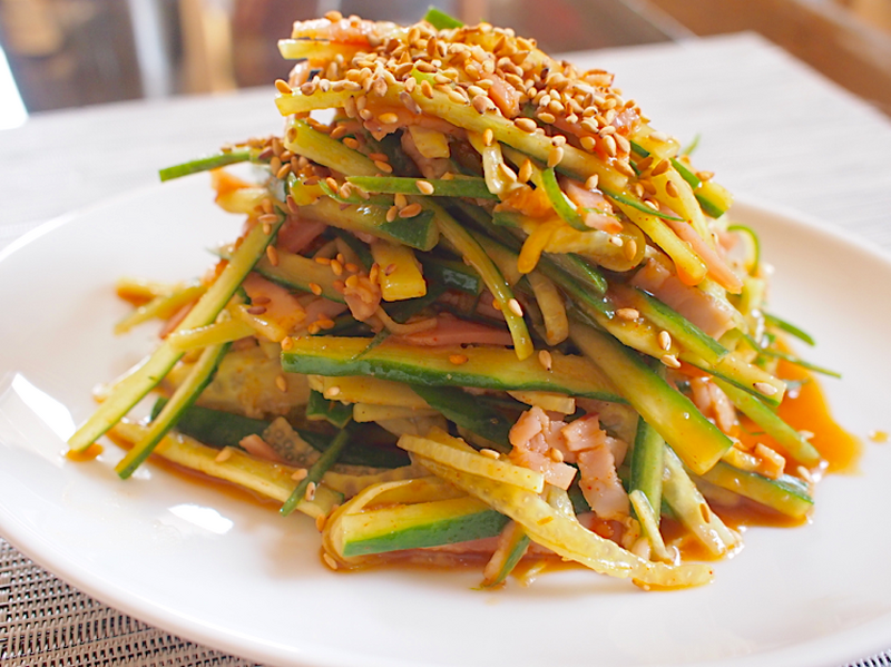 きゅうりが主役！ビールが進み過ぎる「麺なし冷やし中華」