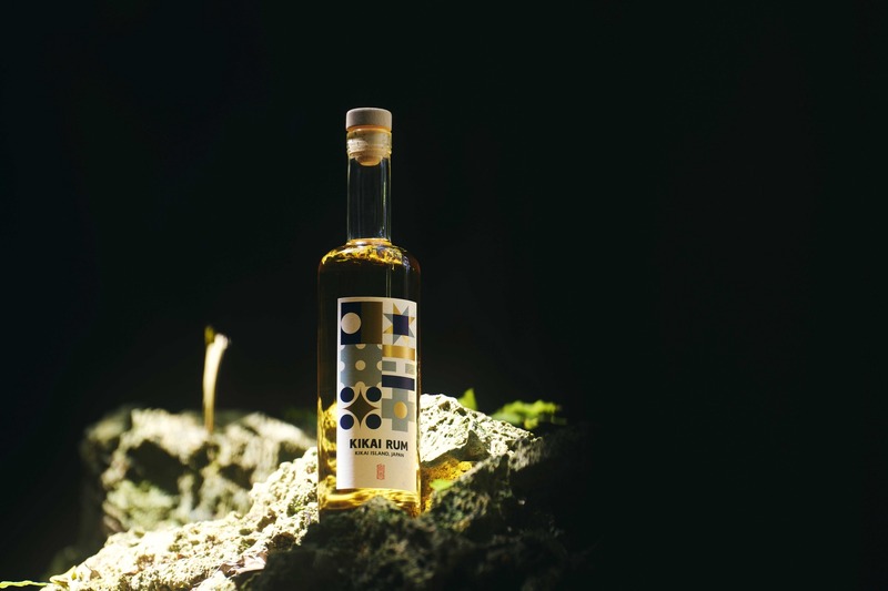 【国産黒糖 × バーボン樽熟成！静謐で瑞々しい熟成ラム】「KIKAI RUM Limited Edition しづく -Shizuku-」販売
