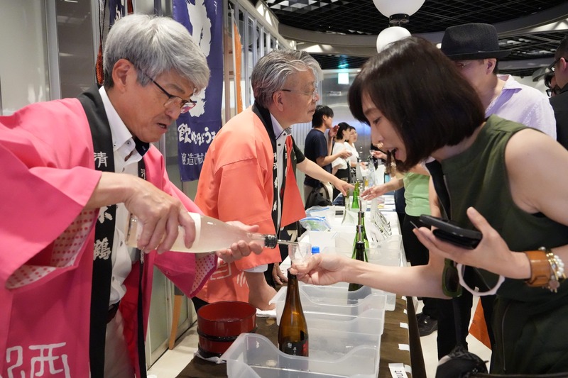 【クラフトビールや日本酒が合計300種類！】飲み比べイベント「酒旅夜市」がＫＩＴＴＥ大阪で開催