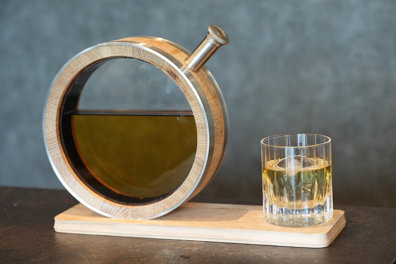 【熟成が「見える」卓上ミニ樽！】透明熟成樽「Visible Aging Barrel」が先行販売