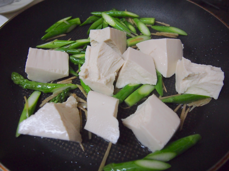 夏のビールが一層美味しくなる！生姜が効いた「豆腐キムチャンプルー」