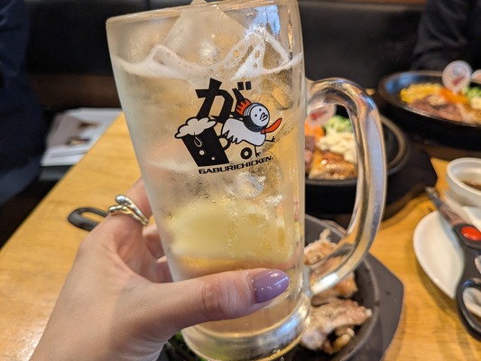 【肉の名店がコラボした最強おつまみ！】5月限定の限定コラボ！「がブリチキン。」と「いきなり！ステーキ」が提案する“がっつり肉グルメ” 画像