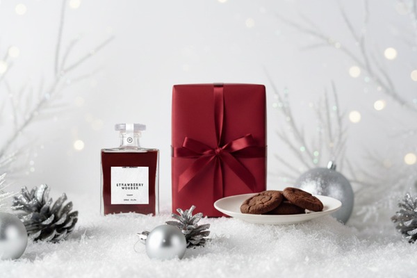 【極上のストロベリーリキュール！】初のホリデー限定ギフト「STRAWBERRY WONDER　Special Christmas Gift Set」販売 画像