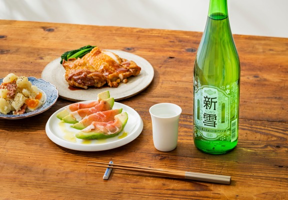 【現代の食卓のための新定番！】日本酒「新雪（しんせつ）720ML瓶詰」新発売 画像