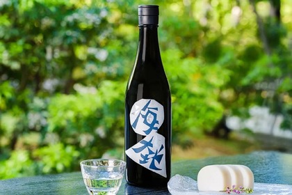 【かまぼこ屋が造るオリジナル日本酒！？】鈴廣「海と大地　純米酒」発売 画像
