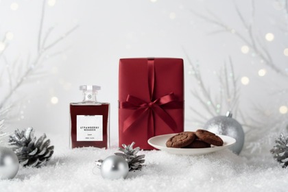 【極上のストロベリーリキュール！】初のホリデー限定ギフト「STRAWBERRY WONDER　Special Christmas Gift Set」販売 画像