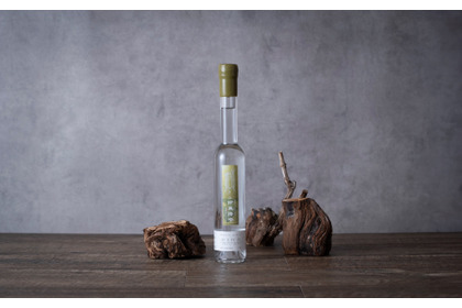 【太陽と大地と時が紡いだ「記憶の結晶」のようなブランデー！】中伊豆ワイナリー「伊豆陽雫 HINA」が発売 画像