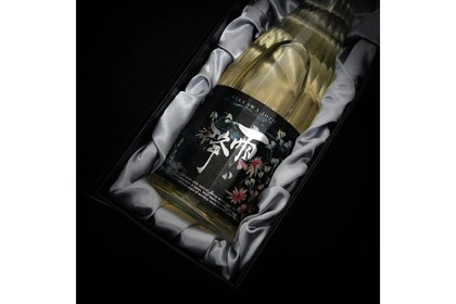 【辻仁成 × 吉川醸造！】視覚と味覚が溶け合う特別な日本酒「NARI 2026 -Oak Cask Finish-」限定発売 画像