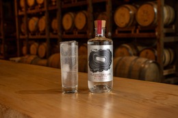 【野沢温泉蒸留所3周年！】記念すべき特別仕様のクラフトジン「CLASSIC DRY GIN Distiller’s Cut」数量限定で発売 画像
