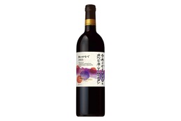 【山形県上山市産ぶどう100%！】新ヴィンテージ「ＳＵＮＴＯＲＹ ＦＲＯＭ ＦＡＲＭ かみのやま メルロ＆カベルネ・ソーヴィニヨン 紅のかなで ２０２３」限定新発売 画像