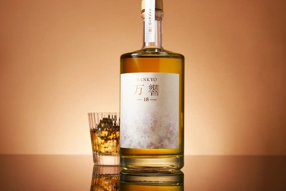 万響　 18年リキュール 700ml どんな味になるの？クラシックを聴かせた18年熟成酒】芋焼酎「万響