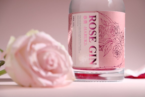 国産バラと14種のボタニカルのジン！】「ROSE GIN 春葵 -HARUKI-」が
