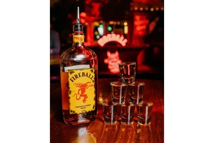 【アメリカで人気のパーティーショットドリンクが日本上陸！】シナモンフレーバーウイスキー「FIREBALL」日本本格上陸