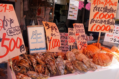 新鮮な生牡蠣、生ウニが自由に選べて1,000円均一？東北の肴と地酒が味わえるアメ横の「魚草」に行ってきた 画像