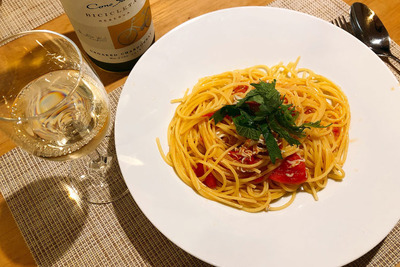【レシピ】白ワインのお供や最後のシメに「しらすとトマトのパスタ」 画像