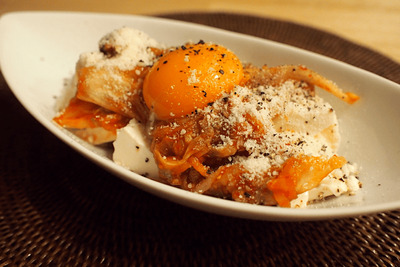 【レシピ】とろ～り卵黄が食欲をそそる「濃厚ぶっかけ豆腐」 画像