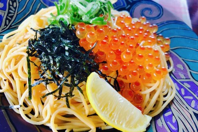 【レシピ】シメにもつまみにも！見た目も豪華な「いくらのバターポン酢パスタ」 画像