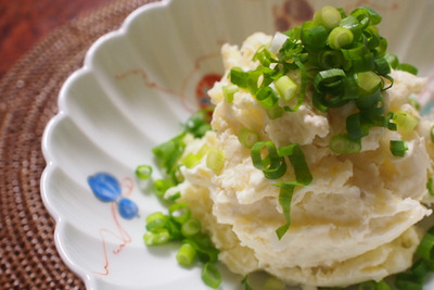 何このパンチ！日本酒が進む、クリームチーズと柚子胡椒が隠し味の『真っ白ポテトサラダ』の作り方 画像