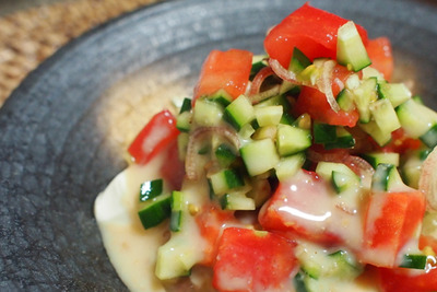 野菜を刻んで混ぜるだけ。夏バテ解消おつまみ「豆腐と野菜まぜまぜ」 画像