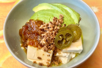 【レシピ】いつもの味に飽きたらコレ！最高おつまみ「 メキシカン冷奴」 画像