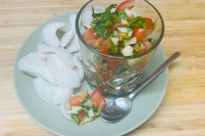 【おつまレシピ】和風食材で楽しむサルサ！「かきもちのフレッシュ夏野菜サルサ添え」 画像