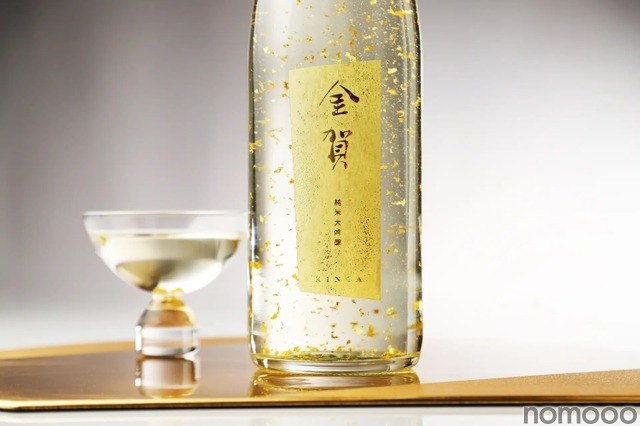 年末年始の乾杯に！金粉が舞う日本酒！】純米大吟醸「金賀 -KINGA-」が