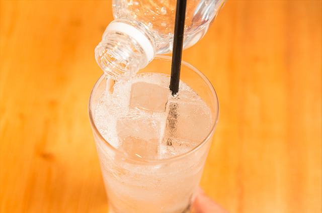 永久保存版 レモンサワーの大人気店 おじんじょ 店長が教える とっておき 美味しいレモンサワー の作り方 10枚目の写真 画像 Nomooo ノモー 永久保存版 レモンサワーの大人気店 おじんじょ 店長が教える とっておき 美味しいレモンサワー の作り方 10枚目の写真 画像 Nomooo ノモー