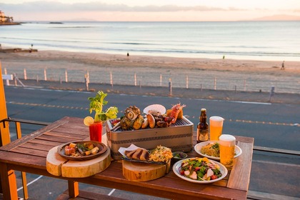 トレンドは手ぶらでBBQ！鎌倉の海を眺めながらテラスですてきな食事を 画像