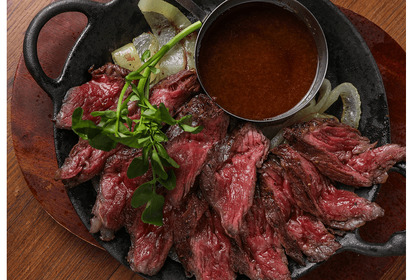 ”仕入れ値”で飲める肉バル『MEAT＆WINE ワインホールグラマー 上野』がオープン！ 画像