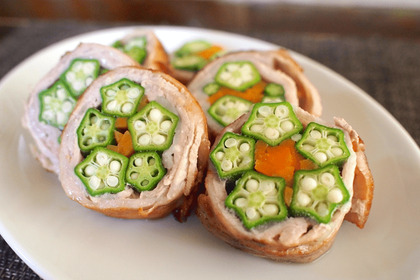 【レシピ】肉も野菜もバランスよく！見た目も華やか「オクラのお花巻き」 画像