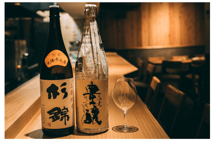 日本酒半合450円やユニークな創作料理を堪能！西荻窪に「日本酒バルどろん」オープン 画像