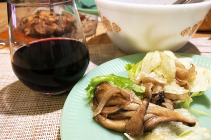 【レシピ】おうちで手軽にバル風おつまみ「舞茸と新玉ねぎのバルサミコ酢サラダ」 画像
