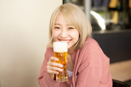 家の缶ビールが数倍美味くなる！？大矢梨華子がキリンビール工場で“三度注ぎ”を学んできた 画像