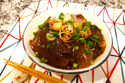 【レシピ】旬のカツオを美味しく食べよう！「カツオ漬け丼」 画像