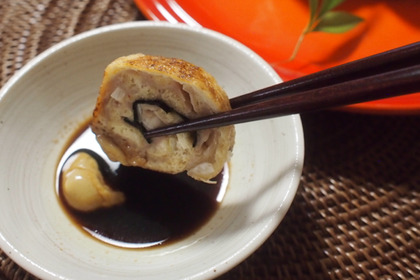 アレンジで自在！小料理屋で出てきそうな『鶏ひき肉のうす揚げロール』のレシピ 画像