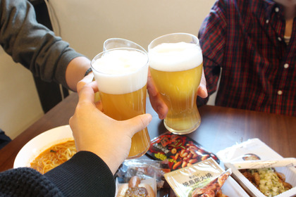 自宅で本格生ビールを飲みながらベストコンビニおつまみTop3を決めてみた【nomooo編集部企画】 画像