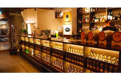 オールドボトルが楽しめる立ち飲みBar「​お酒の美術館 船橋塚田店」開店！ 画像