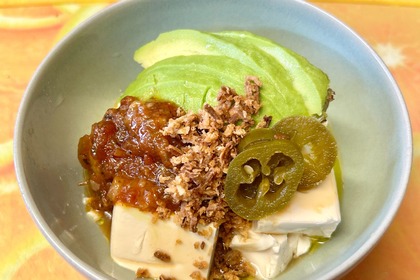【レシピ】いつもの味に飽きたらコレ！最高おつまみ「 メキシカン冷奴」 画像