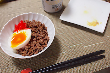 飲んだ後に食べたくなるちょっと飯「〆そぼろご飯」 画像