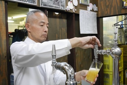 広島でしか味わえない究極の生ビールが飲める店「ビールスタンド重富」の店主・重富さんがひろしまブランドショップＴＡＵに初登場！ 画像