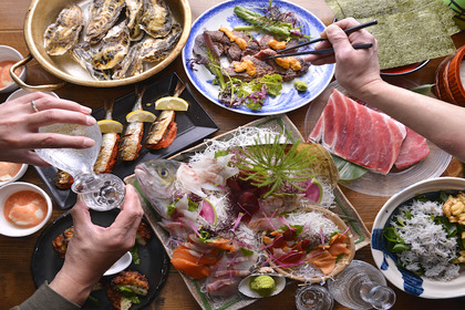 【オススメ】全国各地の地酒50種類と海鮮料理が美味い！THE JAPANな海鮮居酒屋「ぐいのみオハシ」(小田原) 画像
