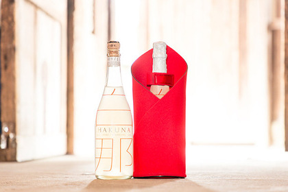 ボトルの中に雪が舞う？スパークリング日本酒「白那-HAKUNA-」数量限定で新登場！ 画像
