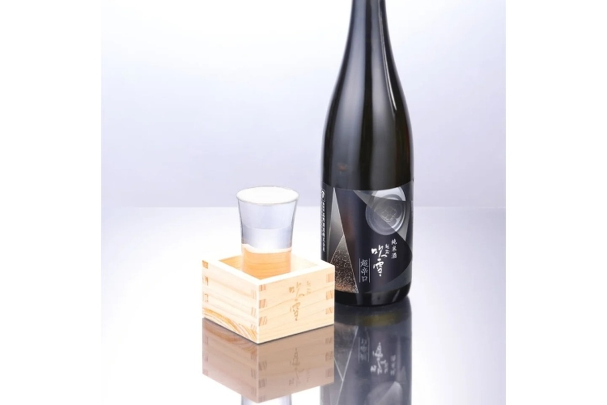 【料理を最高峰レベルで引き立てる究極の食中酒！】「越路吹雪 超辛口 純米酒」が全国一斉に発売