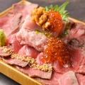 見て幸せ！食べて幸せ！インスタ映え必至の『映え!!肉マグロ』が期間限定980円で登場