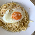 【レシピ】シメにぴったり！チーズと卵のコラボがたまらない「貧乏人のパスタ」