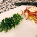 【レシピ】薬味が主役になる！簡単で激ウマ「春菊と香味野菜のサラダ」