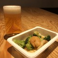 【レビュー】“レンチン”でこんなに旨いの！？セブンイレブン「海老と野菜のアヒージョ風」を食べてみた