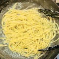 【おつまみレシピ】フライパン1つで簡単！チーズのダブル使いで深みのある味の「濃厚チーズパスタ」