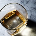 【ロックで飲むなら必見！究極の氷が発売開始】お酒の極上体験を届ける「氷ノ響」登場