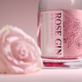 【国産バラと14種のボタニカルのジン！】「ROSE GIN 春葵 -HARUKI-」が抽選販売開始